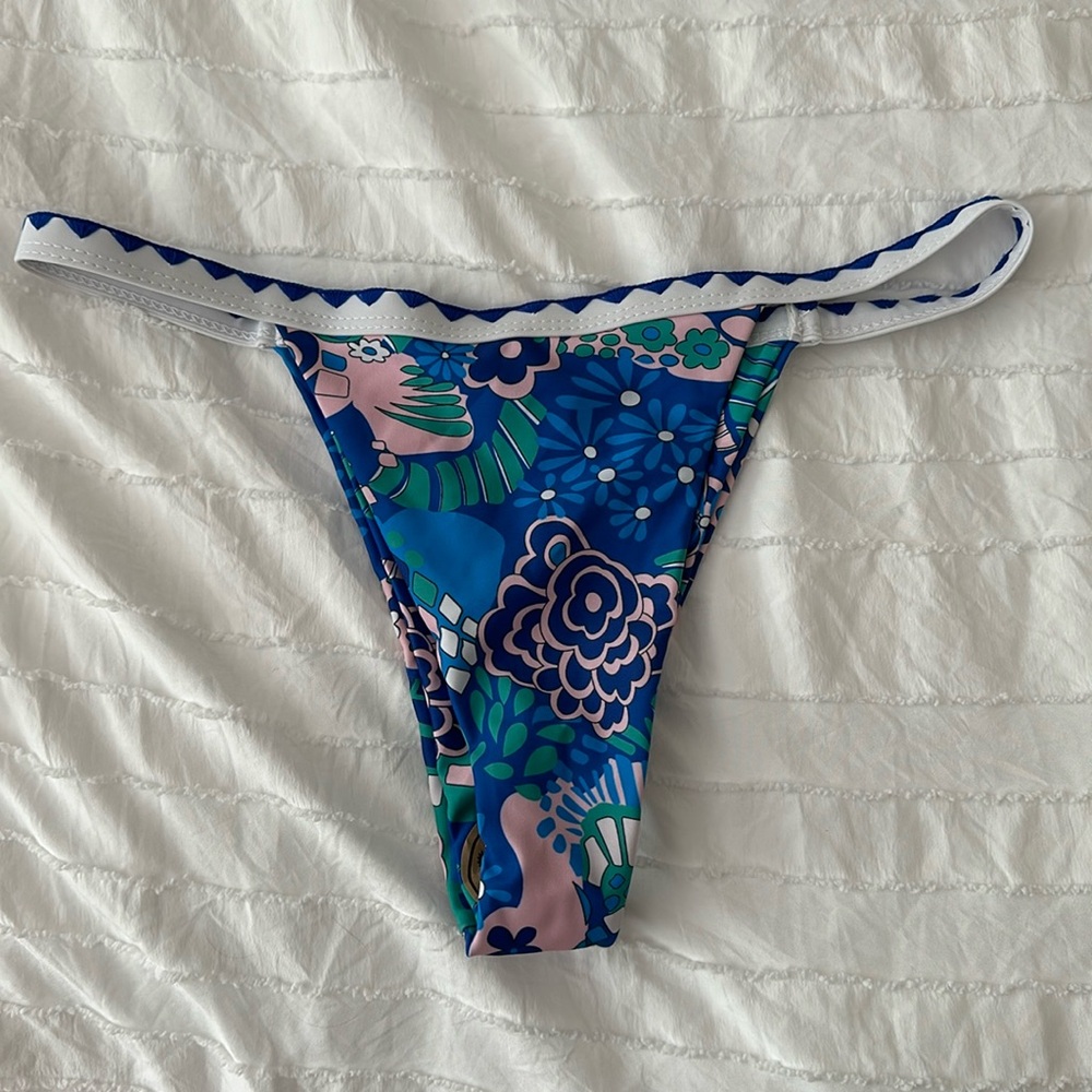 Bikini bottoms in size S